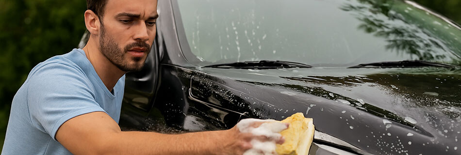 să speli mașina neagră